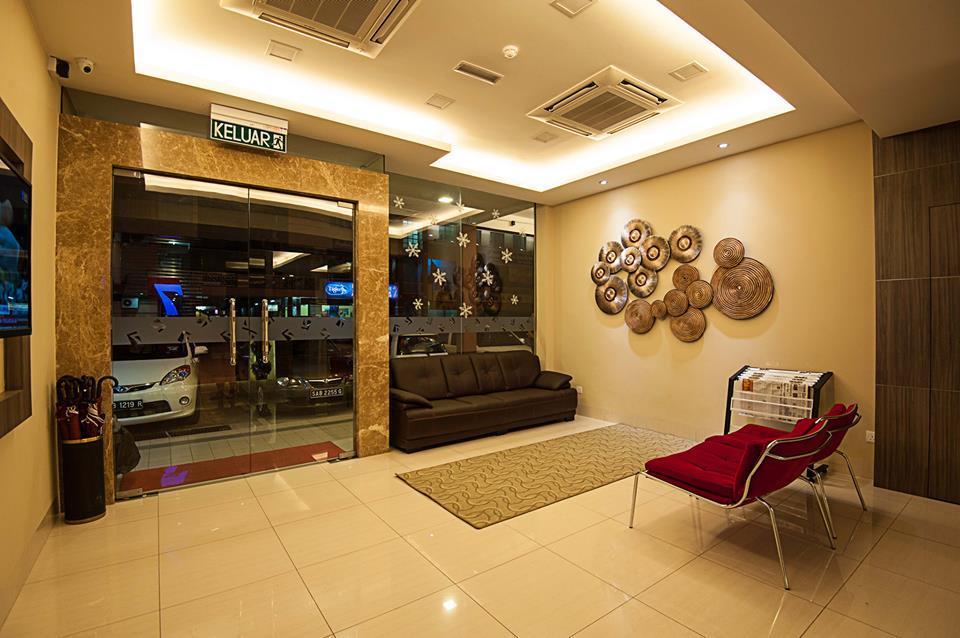 Seven Hotel Putatan Экстерьер фото