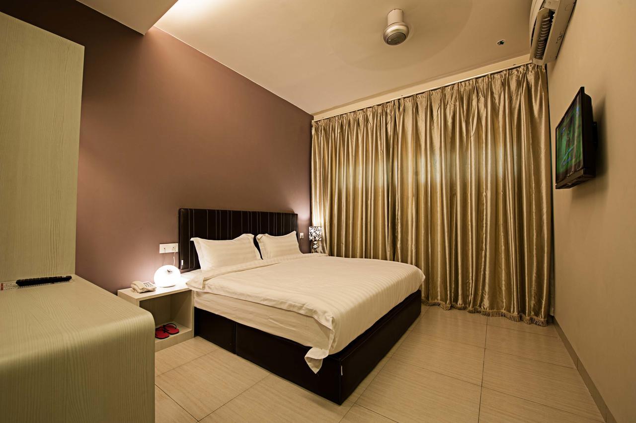 Seven Hotel Putatan Экстерьер фото