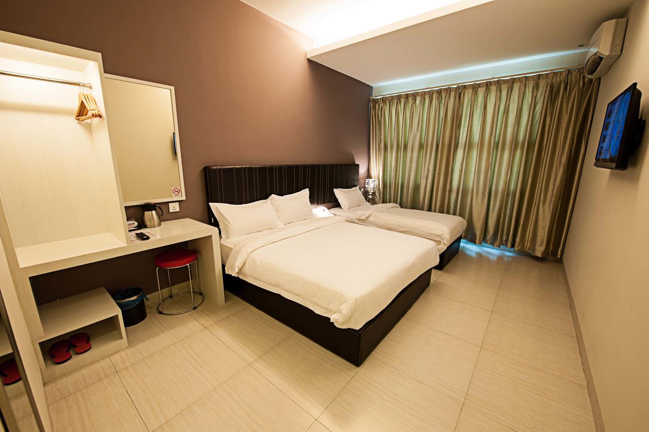 Seven Hotel Putatan Экстерьер фото