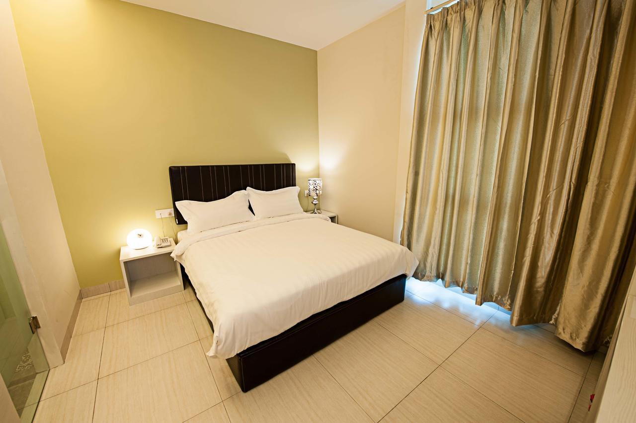 Seven Hotel Putatan Экстерьер фото