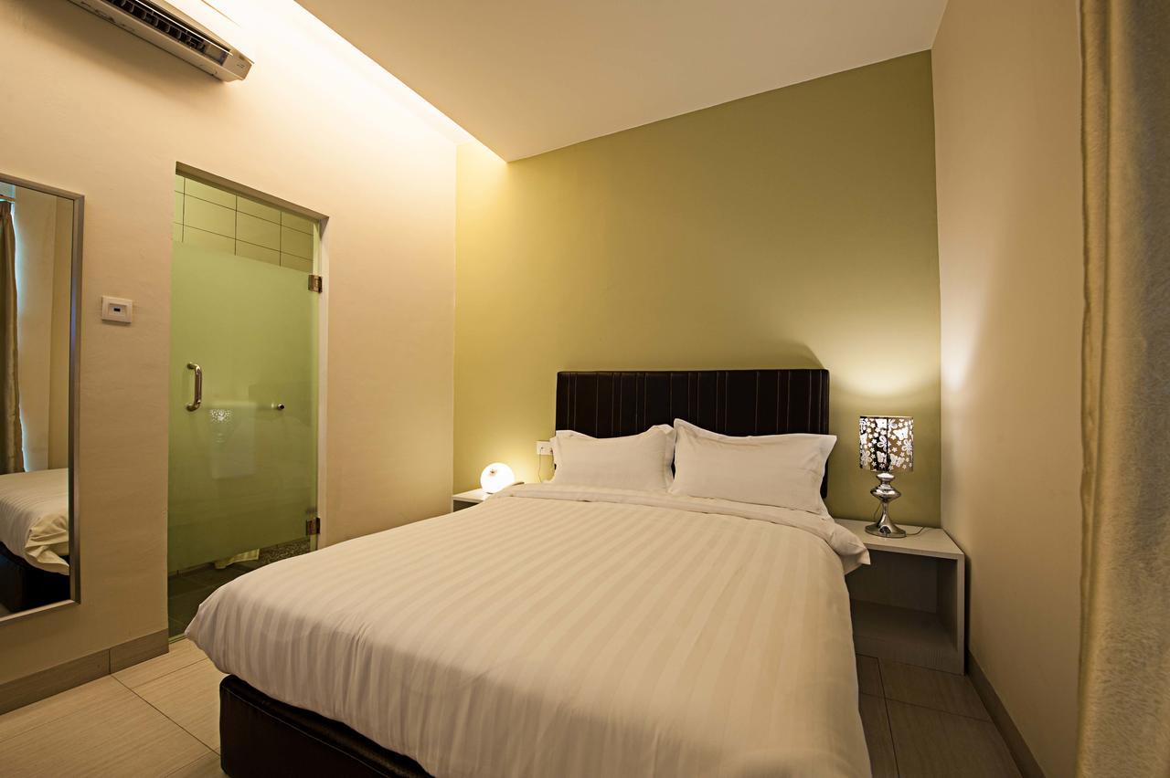 Seven Hotel Putatan Экстерьер фото