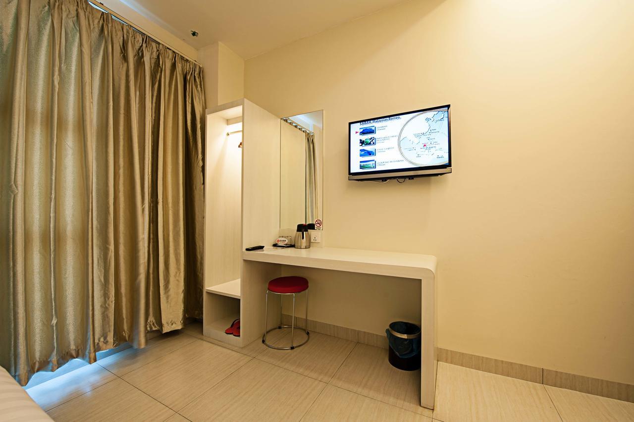Seven Hotel Putatan Экстерьер фото