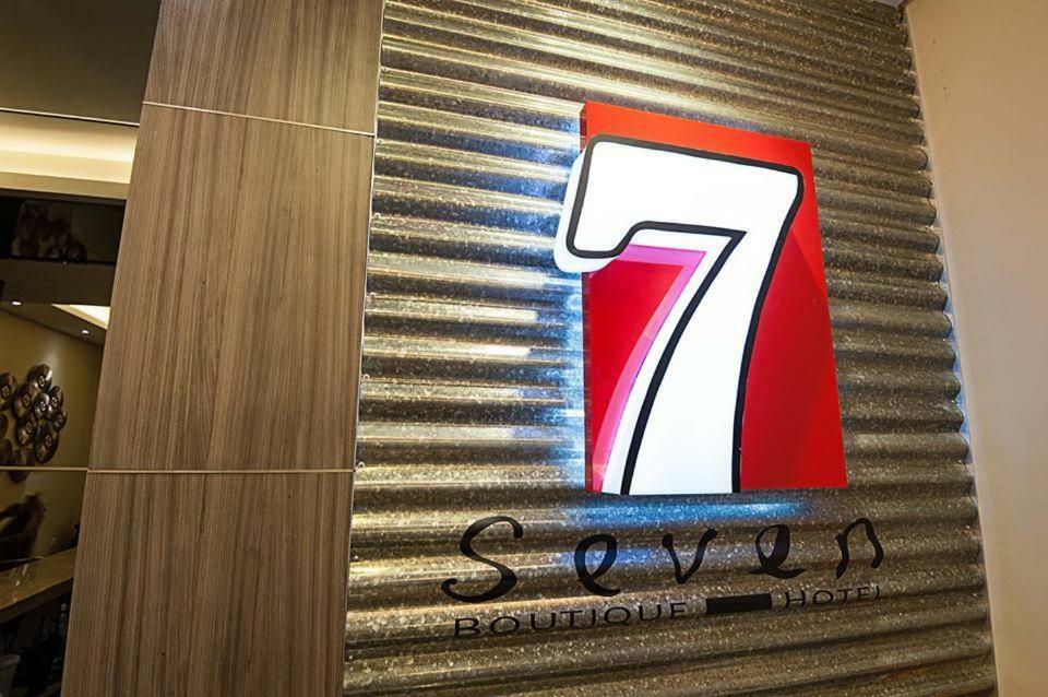 Seven Hotel Putatan Экстерьер фото
